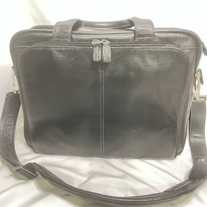 Johnston and Murphy quality leather shoulder bag computer black